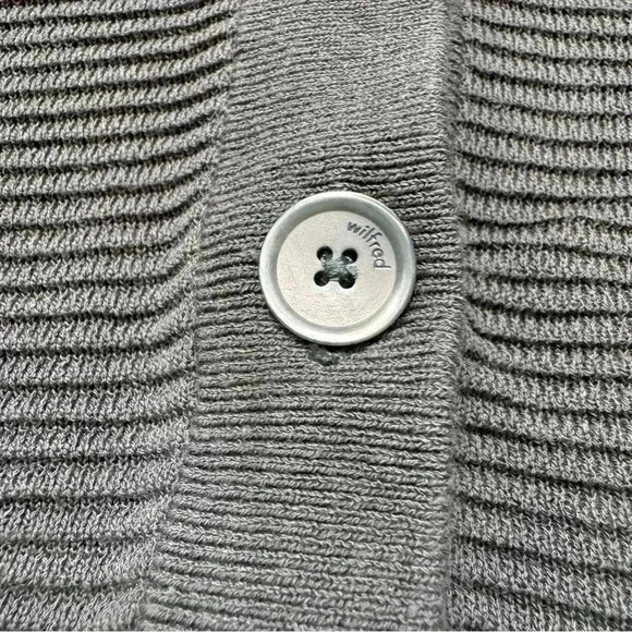 Aritzia Cropped Cardigan - Picture 5 of 9